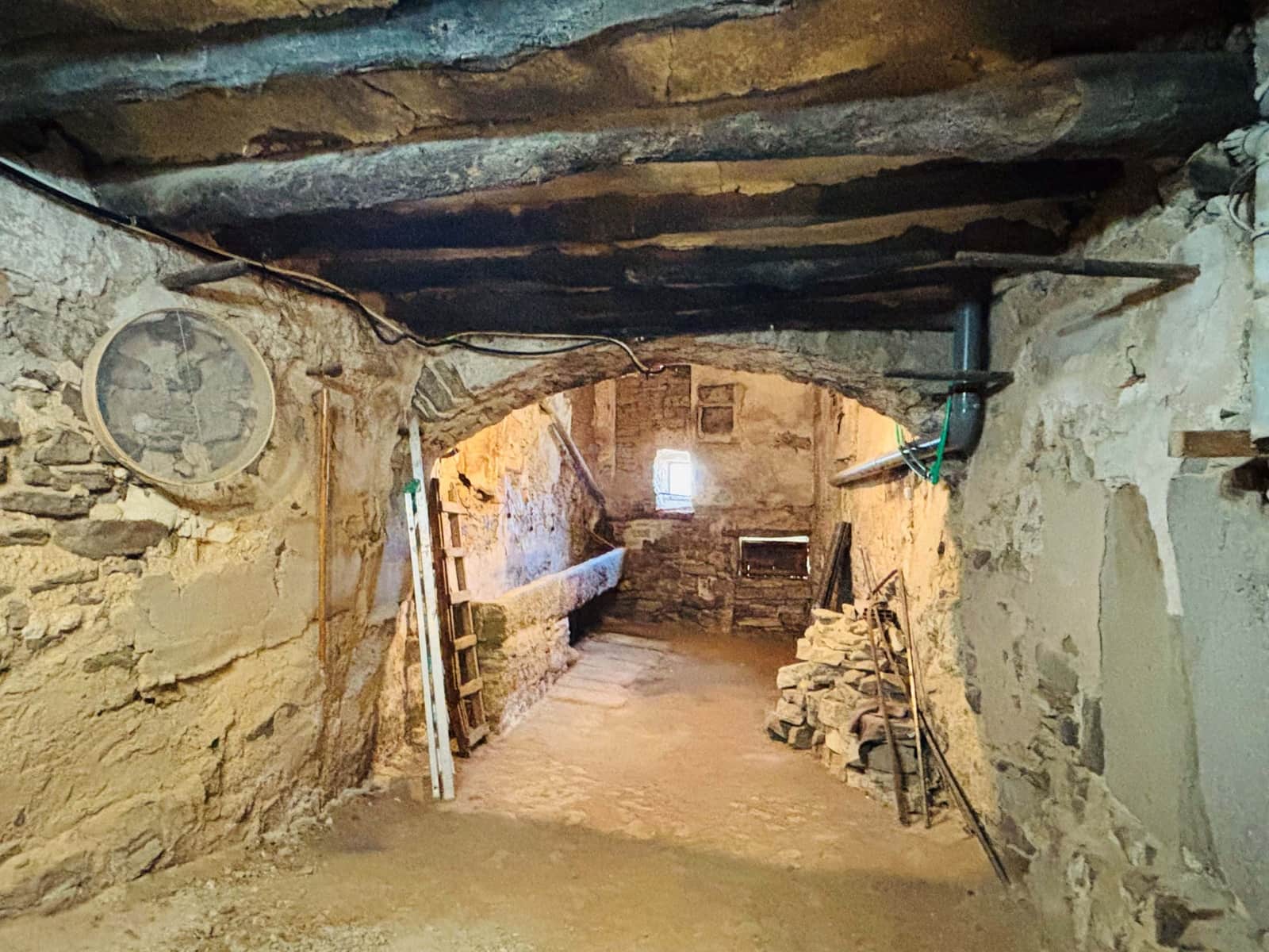5 bedroom Terraced Villa for sale in Lleida city - € 139,000 (Ref: 9988744)