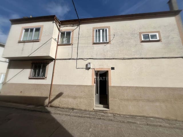 2 bedroom Townhouse for sale in Salamanca city - € 52,000 (Ref: 9988758)