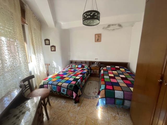 2 bedroom Townhouse for sale in Salamanca city - € 52,000 (Ref: 9988758)