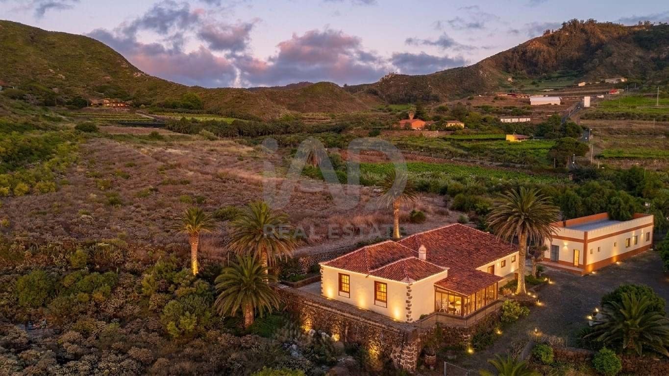7 makuuhuone Maalaistalo myytävänä paikassa Santa Cruz de Tenerife mukana 
autotalli - 3 000 000 € (Ref: 9988765)