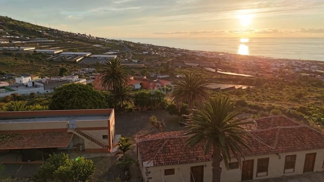 7 slaapkamer Finca/Landhuis te koop in San Cristóbal de La Laguna met garage - € 3.000.000 (Ref: 9988765)