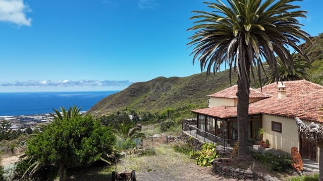 7 slaapkamer Finca/Landhuis te koop in San Cristóbal de La Laguna met garage - € 3.000.000 (Ref: 9988765)