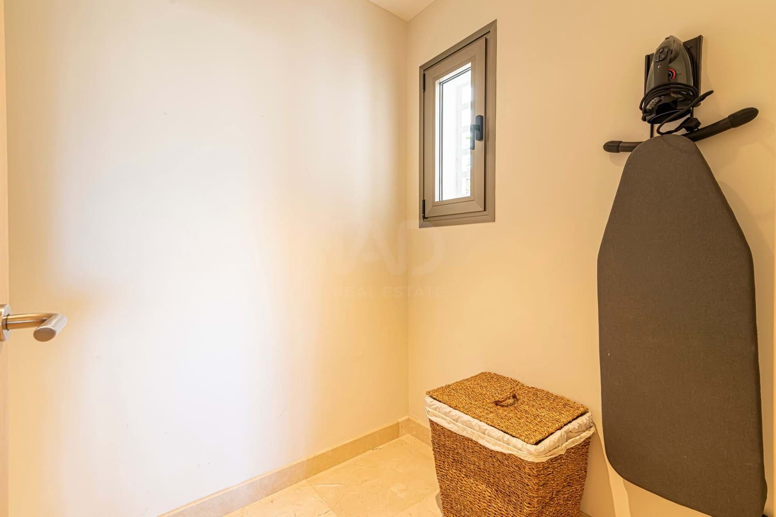 1 soverom Leilighet til salgs i Santa Cruz de Tenerife med garasje - € 535 000 (Ref: 9988770)