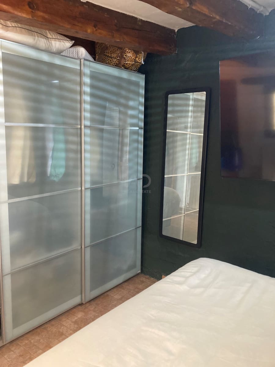 1 bedroom Penthouse for sale in Barcelona city - € 252,000 (Ref: 9988776)