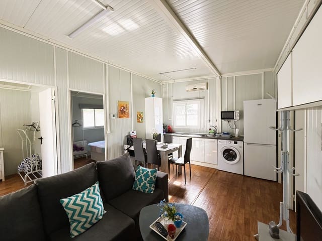 Grunde uden byggetilladelser til salg i Cádiz by - € 179.000 (Ref: 9988781)