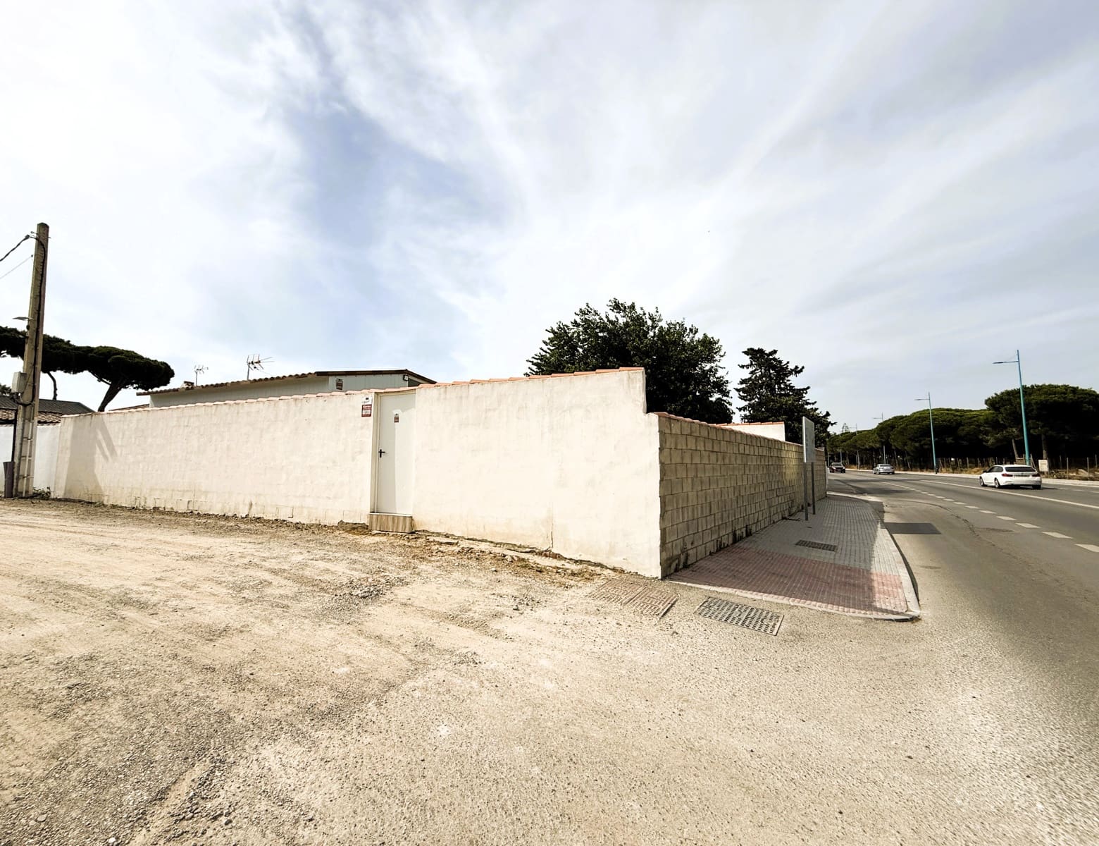 Grunde uden byggetilladelser til salg i Cadiz by - € 179.000 (Ref: 9988781)