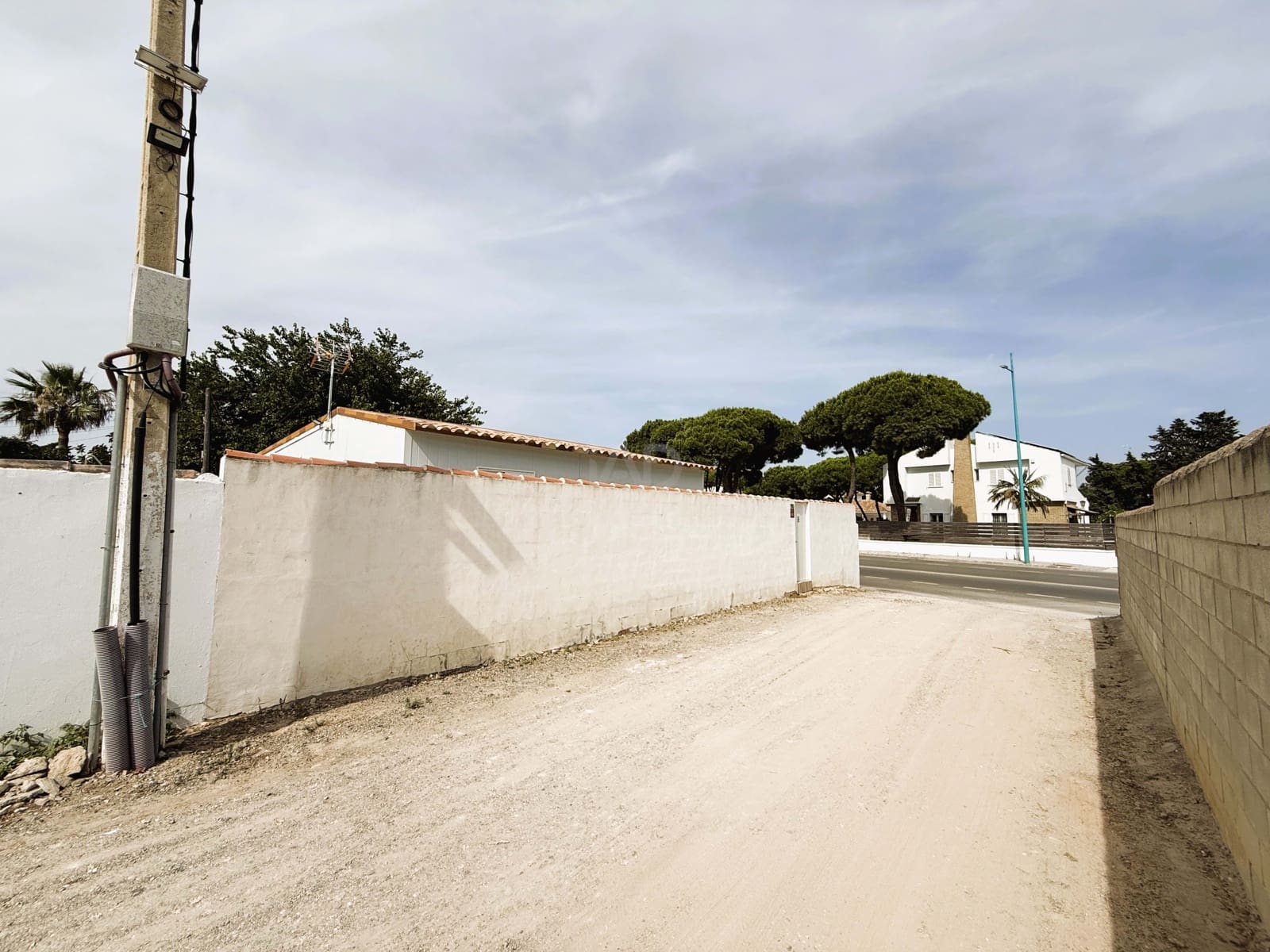 Grunde uden byggetilladelser til salg i Cadiz by - € 179.000 (Ref: 9988781)