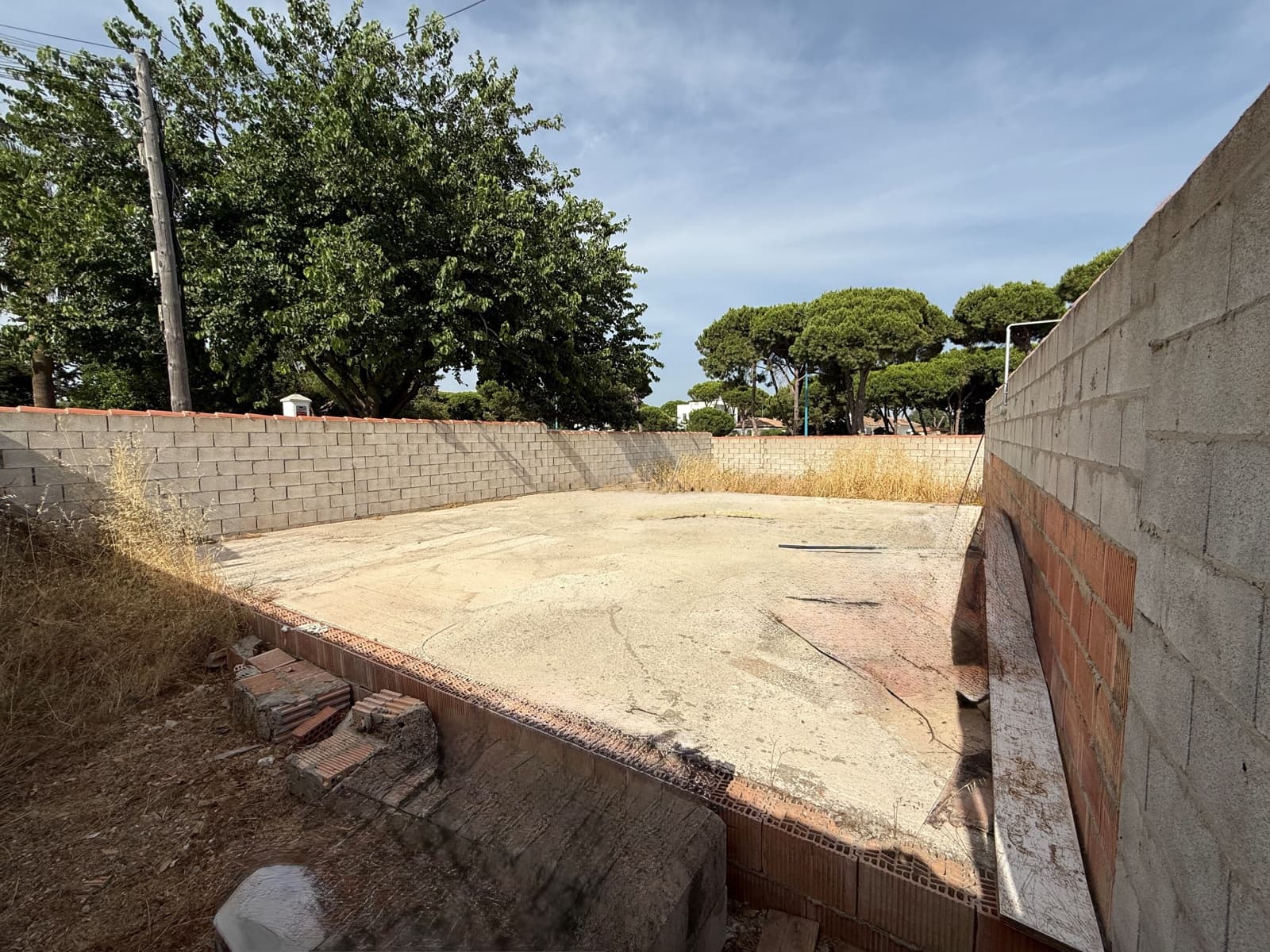 Grunde uden byggetilladelser til salg i Cadiz by - € 179.000 (Ref: 9988781)