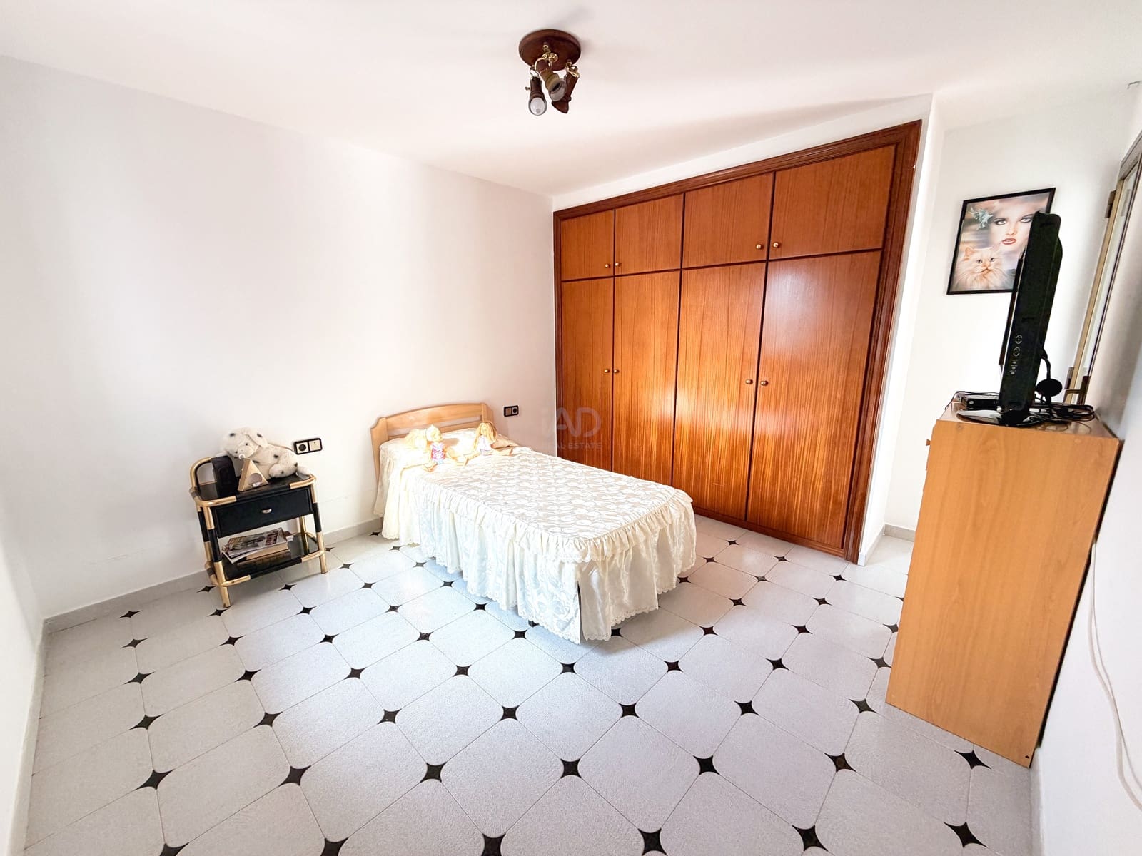 6 soverom Hus til salgs i Barcelona by med svømmebasseng garasje - € 464 000 (Ref: 9988788)