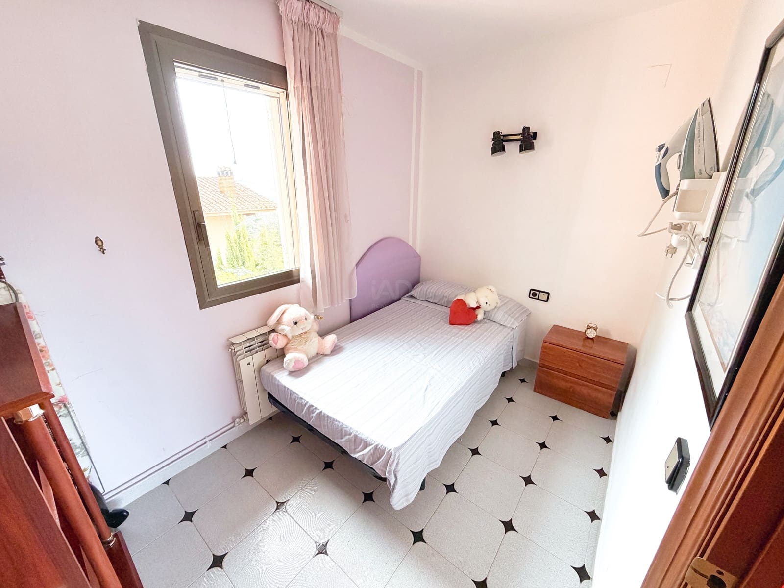 6 soverom Hus til salgs i Barcelona by med svømmebasseng garasje - € 464 000 (Ref: 9988788)