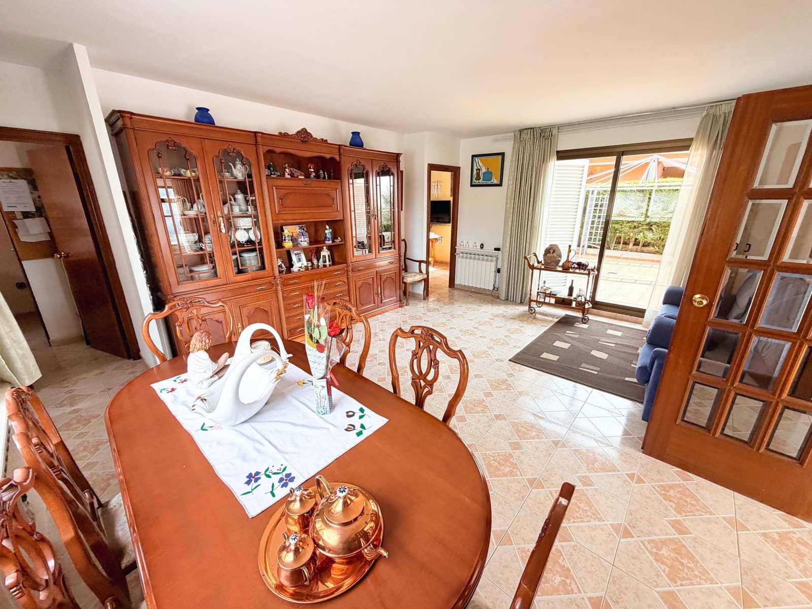 6 soverom Hus til salgs i Barcelona by med svømmebasseng garasje - € 464 000 (Ref: 9988788)