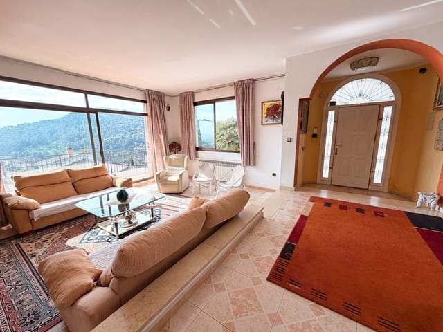 6 soverom Hus til salgs i Barcelona by med svømmebasseng garasje - € 464 000 (Ref: 9988788)