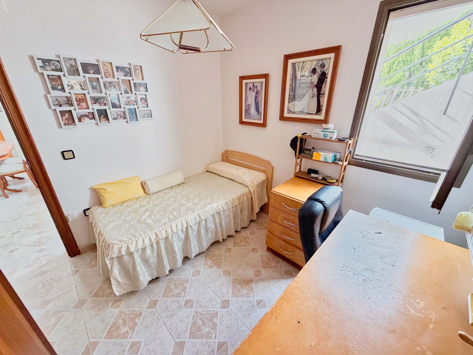 6 soverom Hus til salgs i Barcelona by med svømmebasseng garasje - € 464 000 (Ref: 9988788)