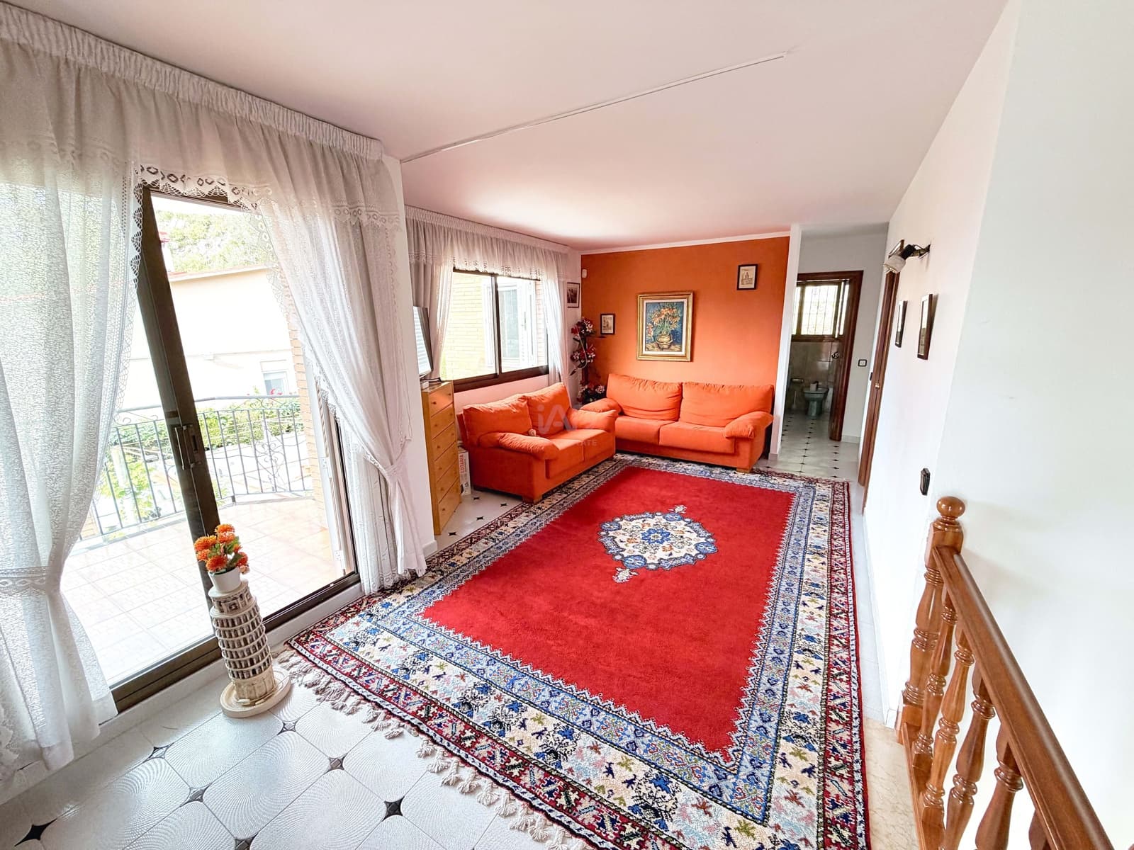 6 soverom Hus til salgs i Barcelona by med svømmebasseng garasje - € 464 000 (Ref: 9988788)