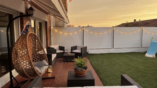 Adosado de 4 habitaciones en Vilassar de Dalt en venta con garaje - 625.000 € (Ref: 9988789)