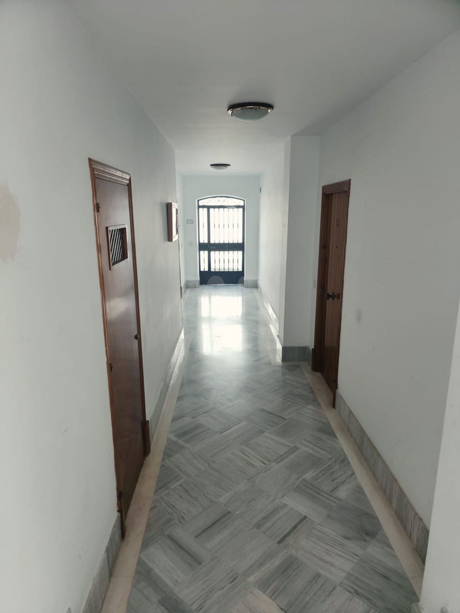 2 soverom Penthouse til salgs i Cadiz by - € 84 000 (Ref: 9988790)