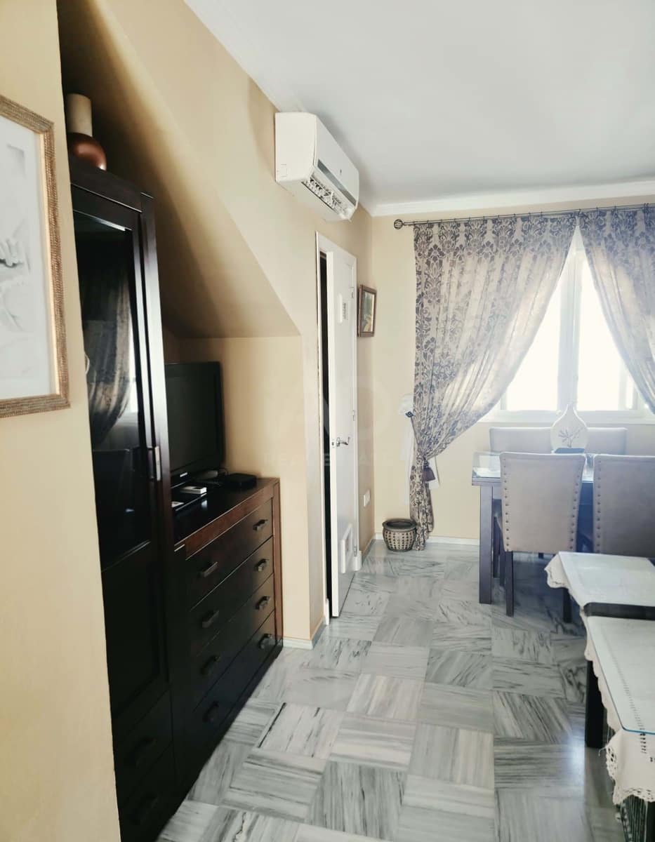 2 soverom Penthouse til salgs i Cadiz by - € 84 000 (Ref: 9988790)