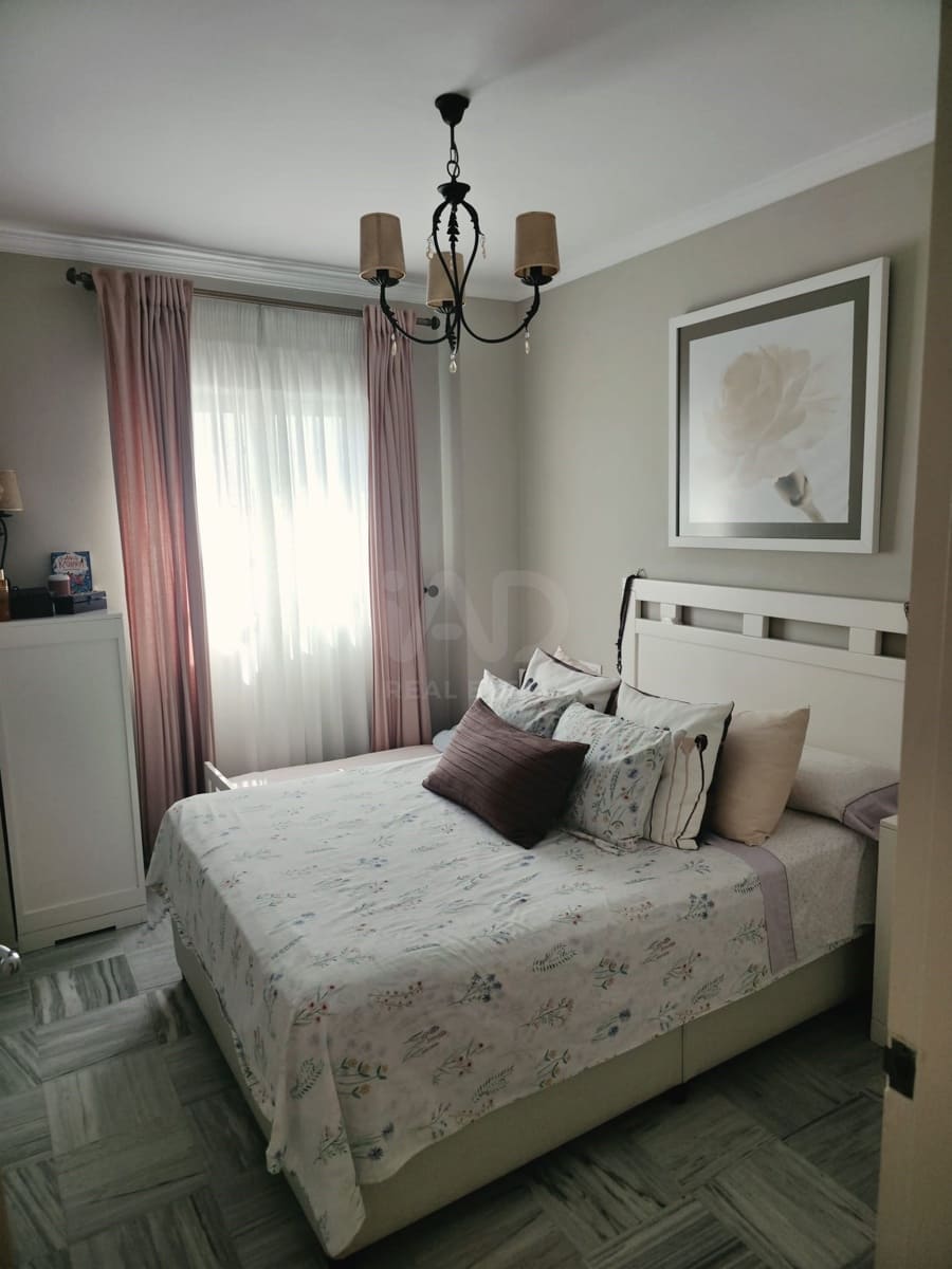 2 soverom Penthouse til salgs i Cadiz by - € 84 000 (Ref: 9988790)