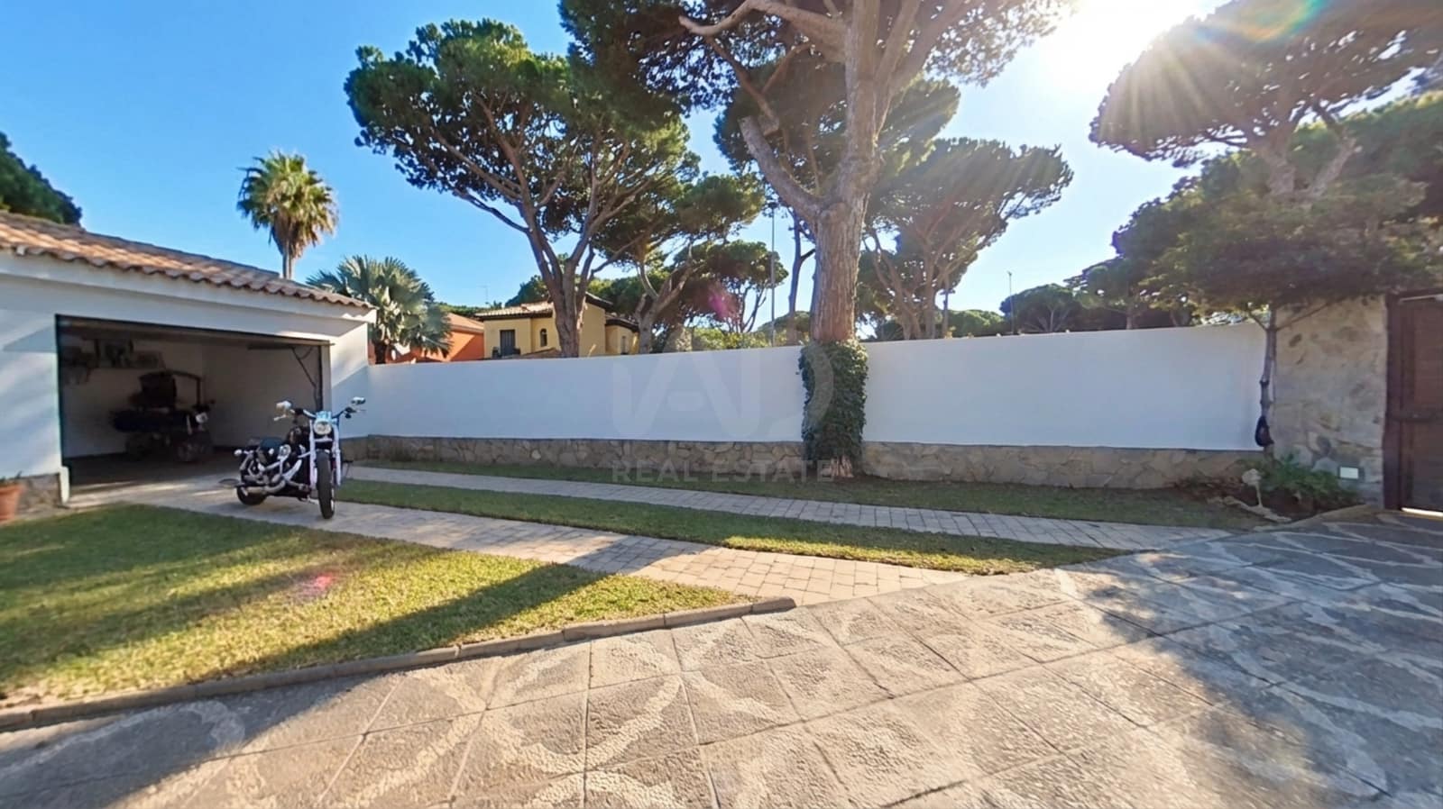 5 soverom Hus til salgs i Cadiz by med svømmebasseng garasje - € 830 000 (Ref: 9988791)