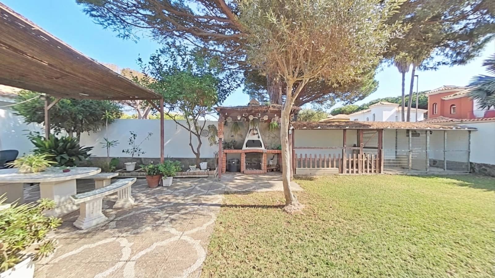 5 soverom Hus til salgs i Cadiz by med svømmebasseng garasje - € 830 000 (Ref: 9988791)