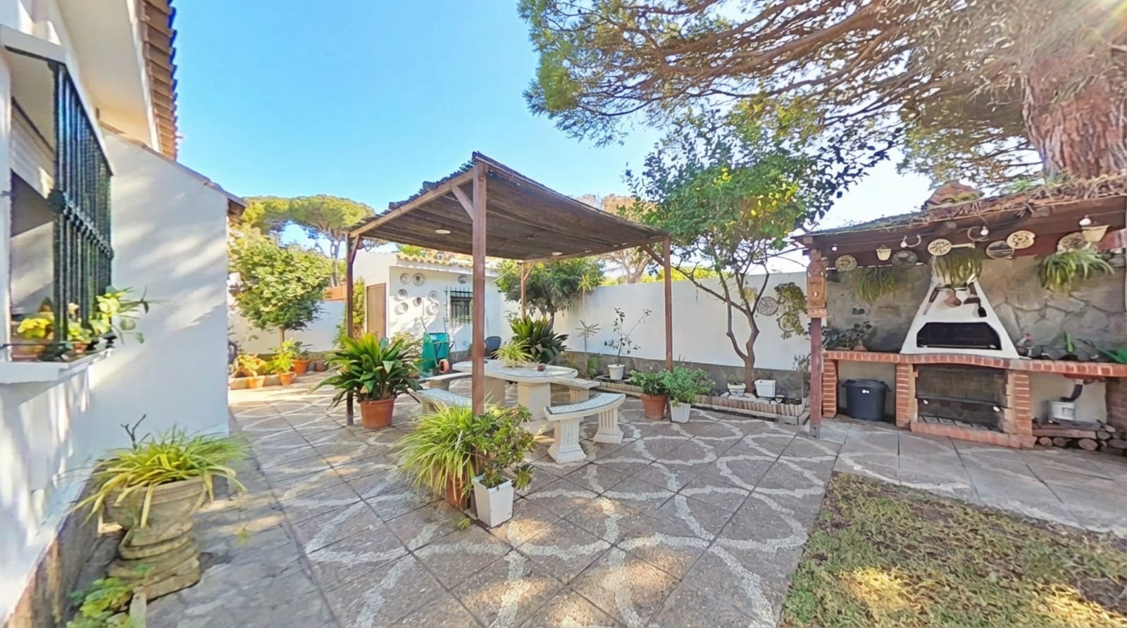 5 soverom Hus til salgs i Cadiz by med svømmebasseng garasje - € 830 000 (Ref: 9988791)