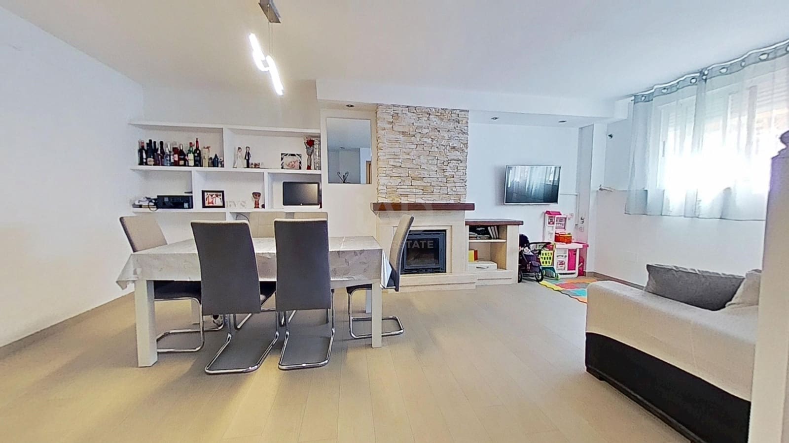 4 Zimmer Reihenhaus zu verkaufen in El Grau de Castello mit Garage - 309.990 € (Ref: 9988792)