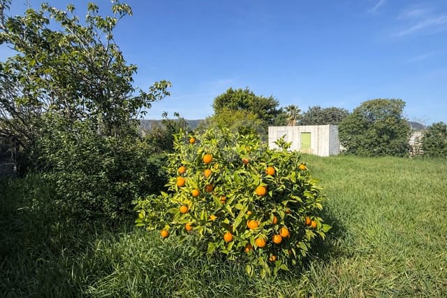 Grunde uden byggetilladelser til salg i Cádiz by - € 189.500 (Ref: 9988794)