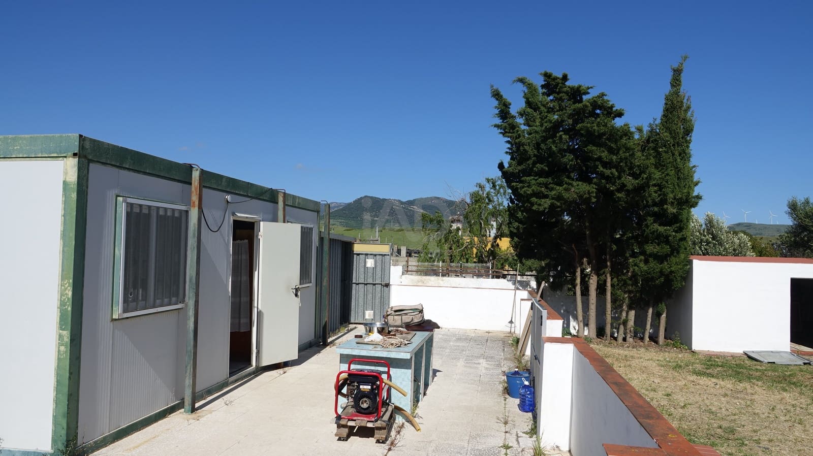 Grunde uden byggetilladelser til salg i Cadiz by - € 189.500 (Ref: 9988794)