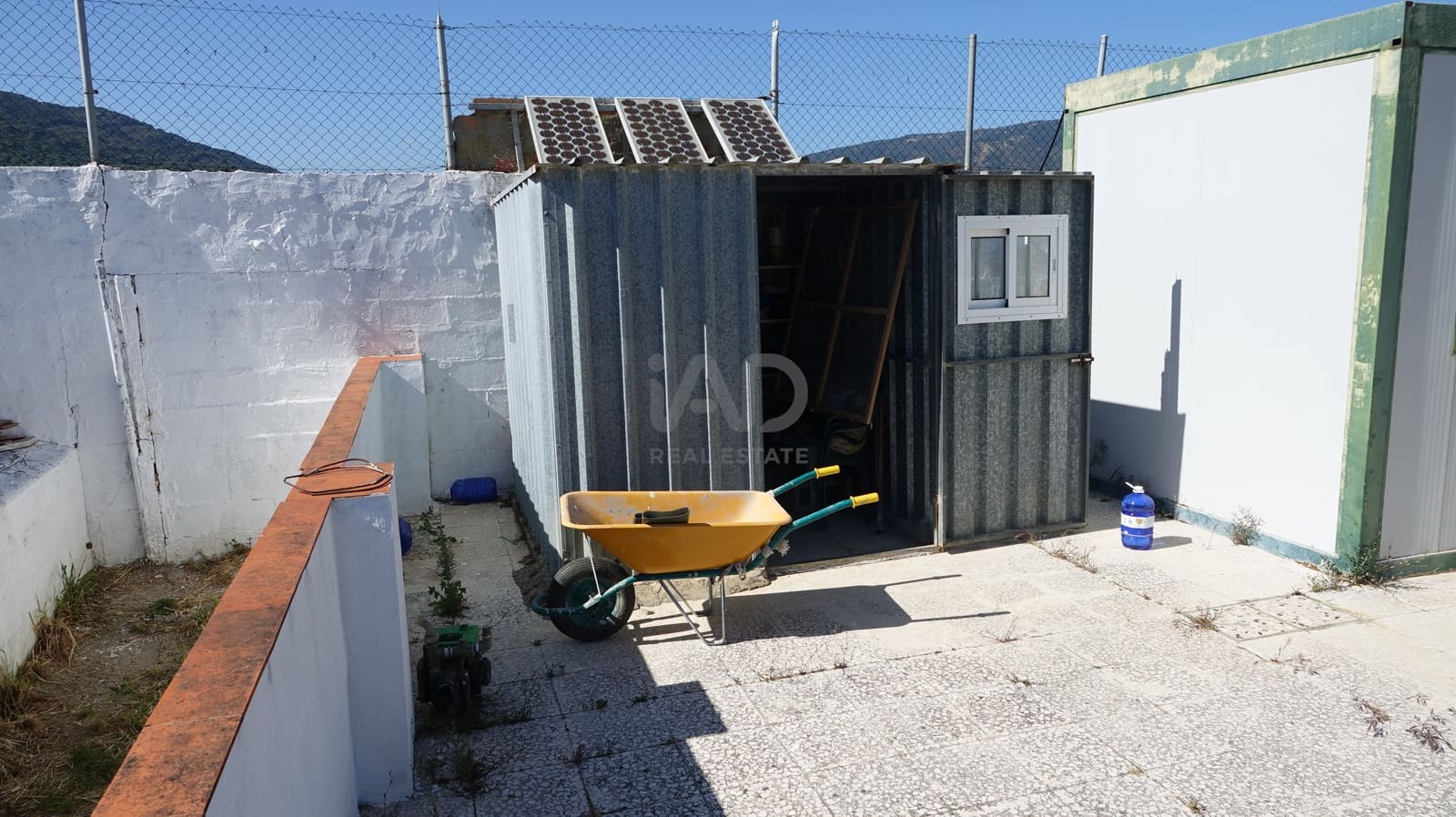 Grunde uden byggetilladelser til salg i Cadiz by - € 189.500 (Ref: 9988794)