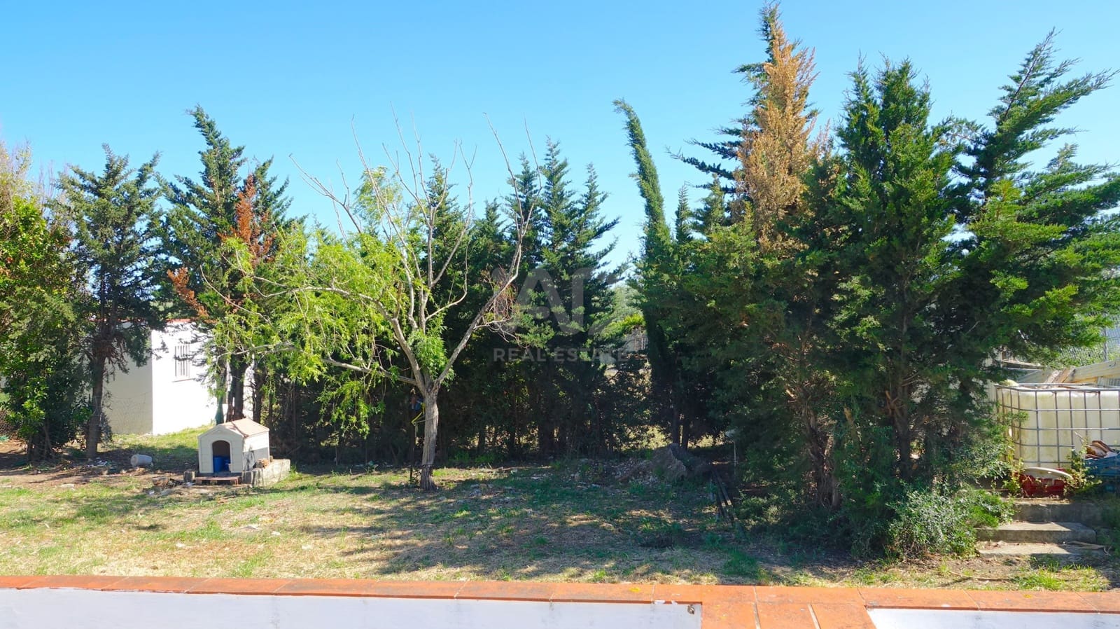 Grunde uden byggetilladelser til salg i Cadiz by - € 189.500 (Ref: 9988794)