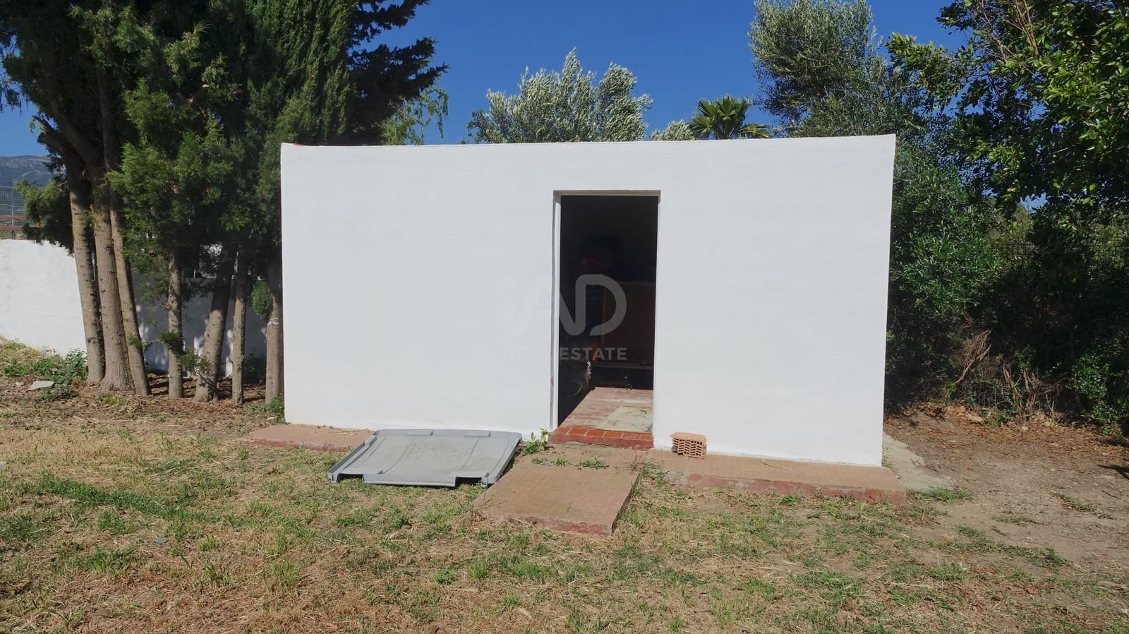 Grunde uden byggetilladelser til salg i Cadiz by - € 189.500 (Ref: 9988794)