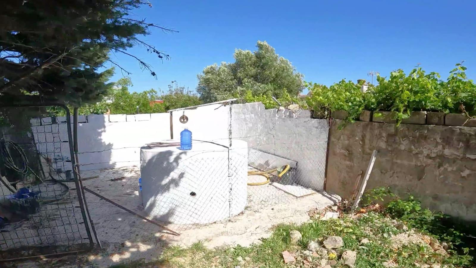 Grunde uden byggetilladelser til salg i Cadiz by - € 189.500 (Ref: 9988794)