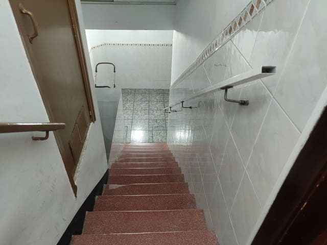 2 slaapkamer Appartement te koop in Montcada i Reixac - € 115.000 (Ref: 9988805)