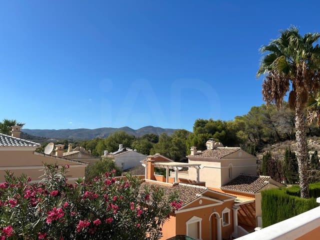 Casa de 2 habitaciones en Cometa - Carrió, Calpe / Calp en venta con piscina garaje - 285.000 € (Ref: 9988810)