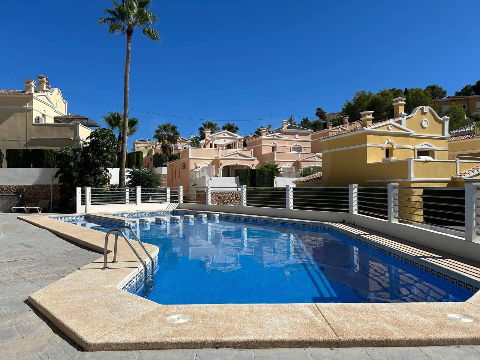 2 Zimmer Haus zu verkaufen in Alicante / Alacant Stadt mit Pool Garage - 285.000 € (Ref: 9988810)