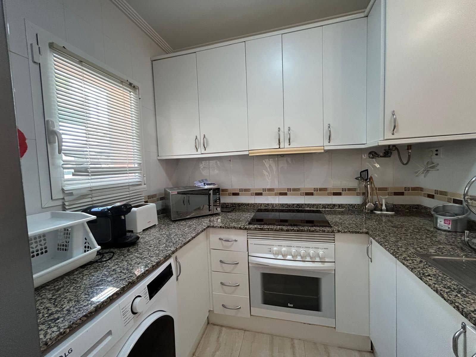 2 Zimmer Haus zu verkaufen in Alicante / Alacant Stadt mit Pool Garage - 285.000 € (Ref: 9988810)