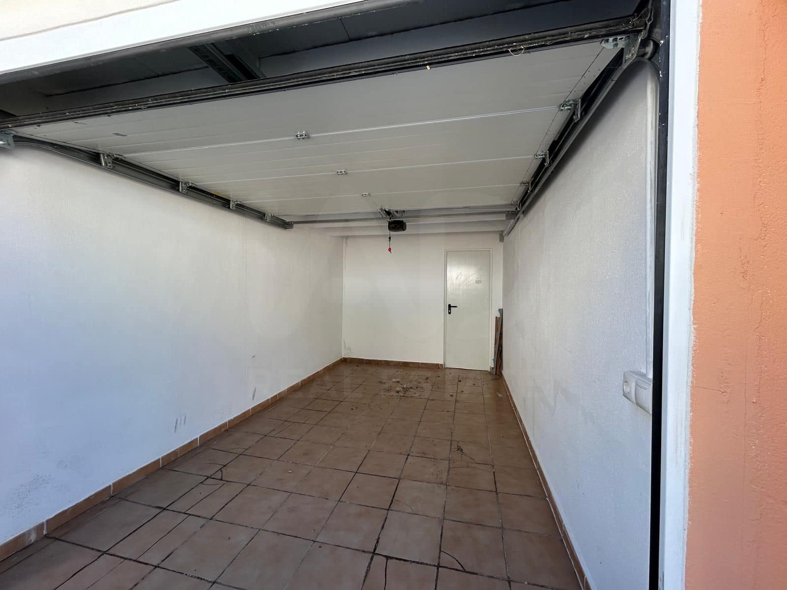 2 Zimmer Haus zu verkaufen in Alicante / Alacant Stadt mit Pool Garage - 285.000 € (Ref: 9988810)