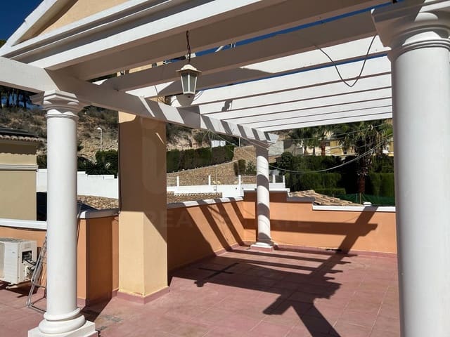 Casa de 2 habitaciones en Cometa - Carrió, Calpe / Calp en venta con piscina garaje - 285.000 € (Ref: 9988810)