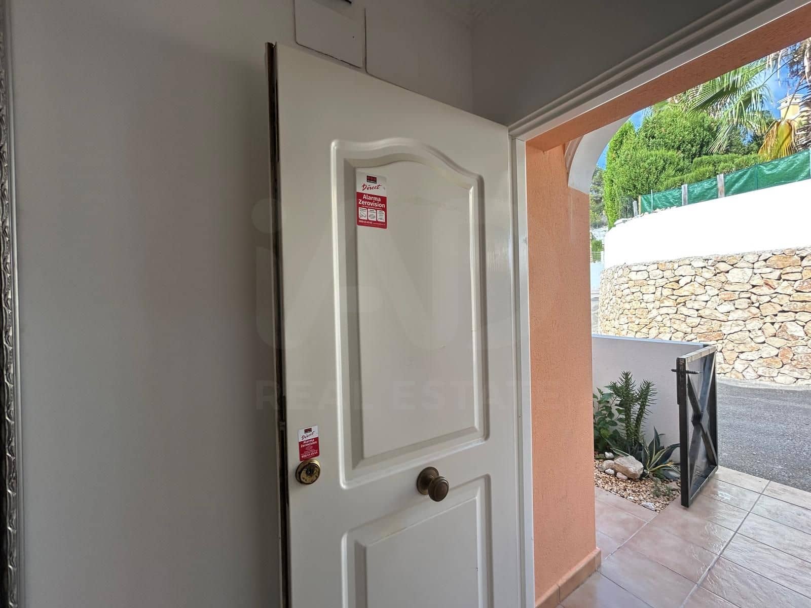 2 Zimmer Haus zu verkaufen in Alicante / Alacant Stadt mit Pool Garage - 285.000 € (Ref: 9988810)