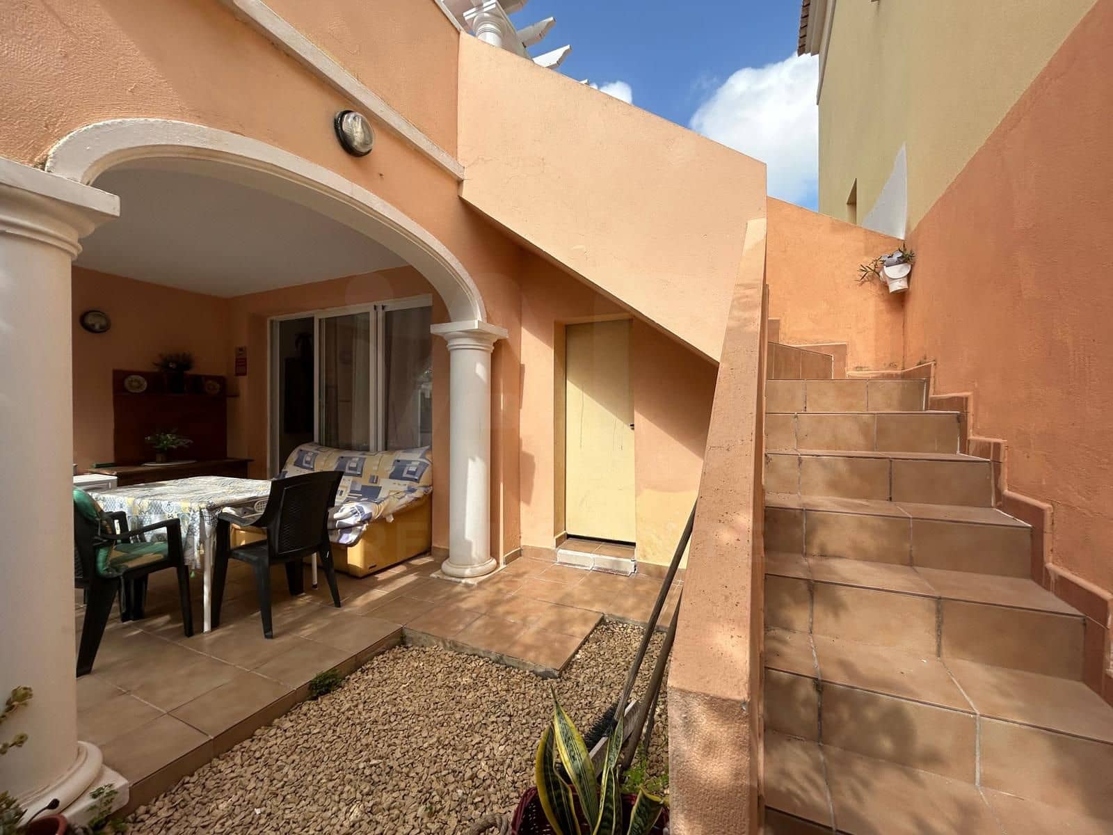2 Zimmer Haus zu verkaufen in Alicante / Alacant Stadt mit Pool Garage - 285.000 € (Ref: 9988810)