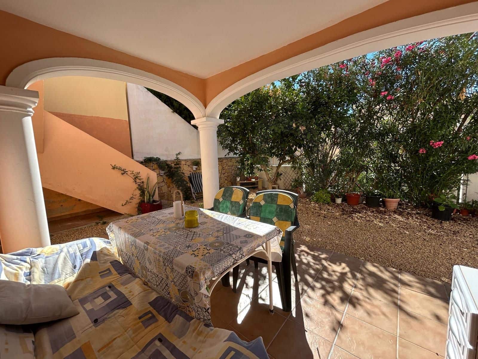 2 Zimmer Haus zu verkaufen in Alicante / Alacant Stadt mit Pool Garage - 285.000 € (Ref: 9988810)