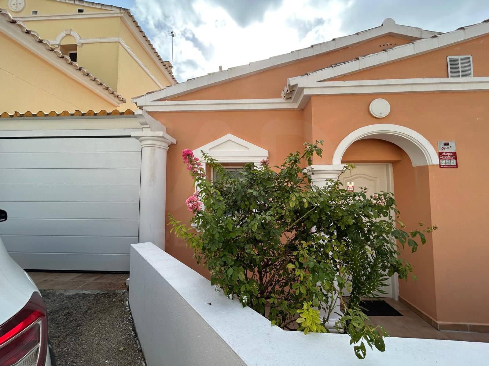 2 Zimmer Haus zu verkaufen in Alicante / Alacant Stadt mit Pool Garage - 285.000 € (Ref: 9988810)
