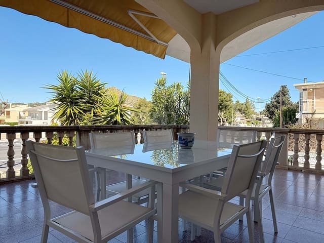 6 bedroom Townhouse for sale in Platja d'Alcúdia, Alcúdia - € 1,470,000 (Ref: 9988812)