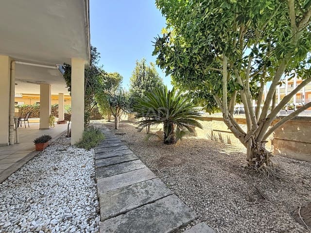 6 bedroom Townhouse for sale in Platja d'Alcúdia, Alcúdia - € 1,470,000 (Ref: 9988812)