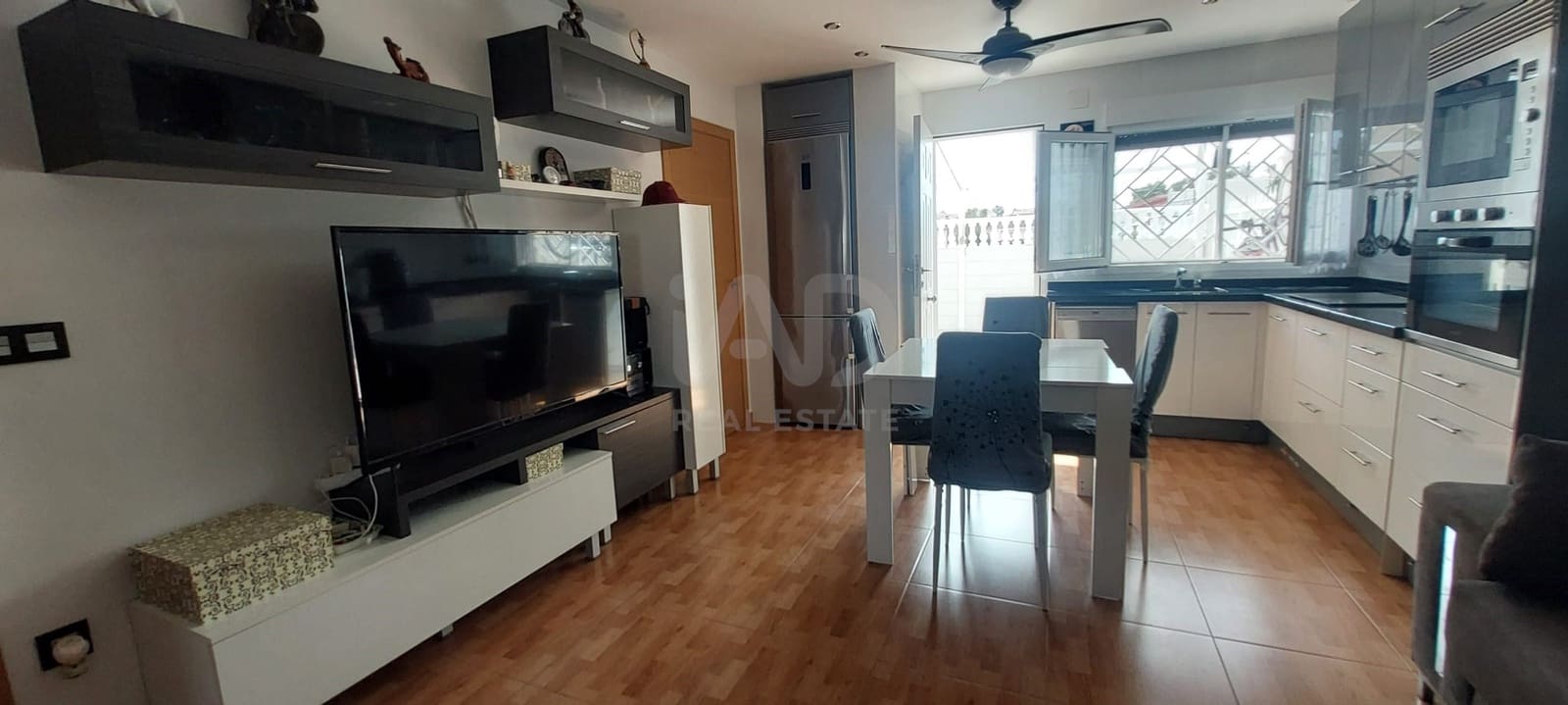 Casa de 3 habitaciones en Alicante / Alacant ciudad en venta - 170.000 € (Ref: 9988813)