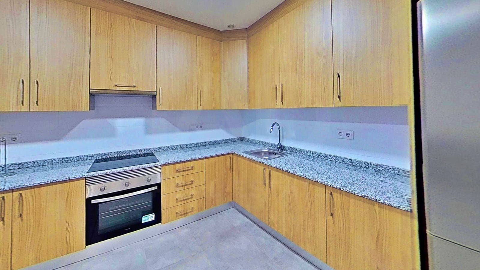 Lejlighed til salg i Elche / Elx - € 135.000 (Ref: 9988814)