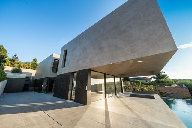 4 bedroom Townhouse for sale in Teià with pool garage - € 4,900,000 (Ref: 9988819)