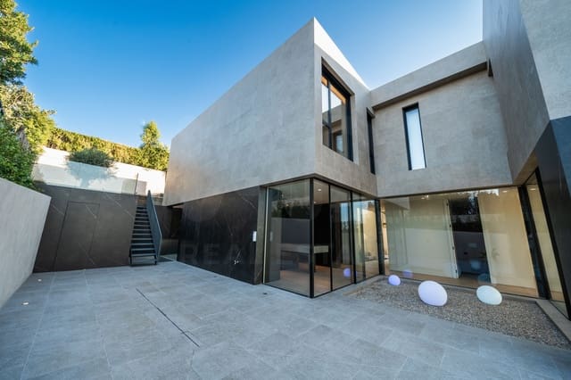 4 bedroom Townhouse for sale in Teià with pool garage - € 4,900,000 (Ref: 9988819)