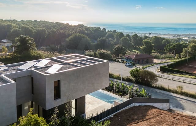 4 bedroom Townhouse for sale in Teià with pool garage - € 4,900,000 (Ref: 9988819)