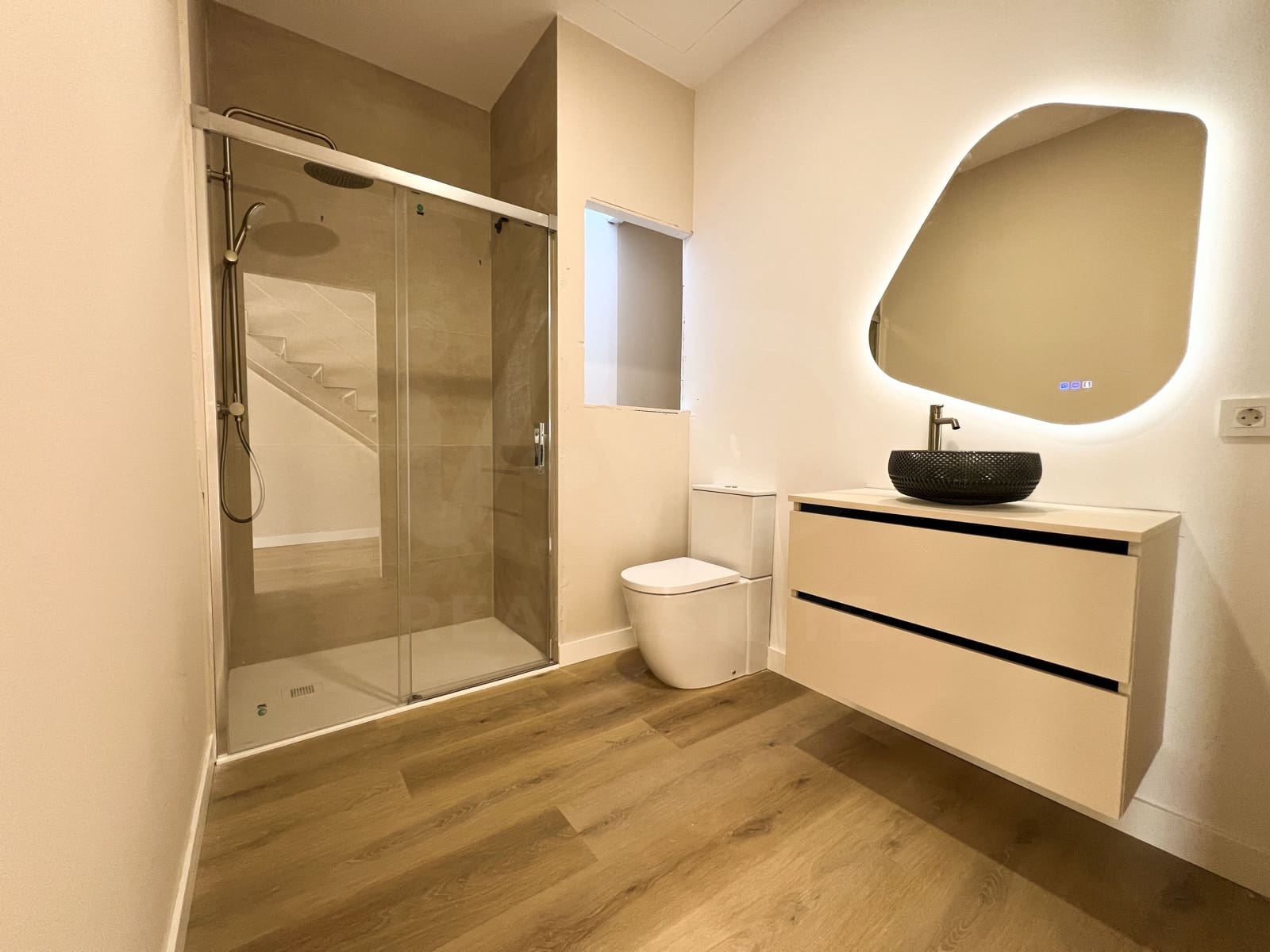 3 Zimmer Apartment zu verkaufen in Barcelona Stadt - 350.000 € (Ref: 9988820)